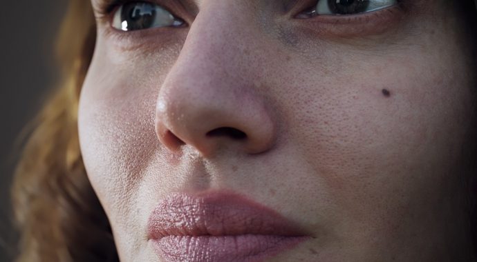 VrayAlSurfaceによる人間の皮膚のクローズアップ